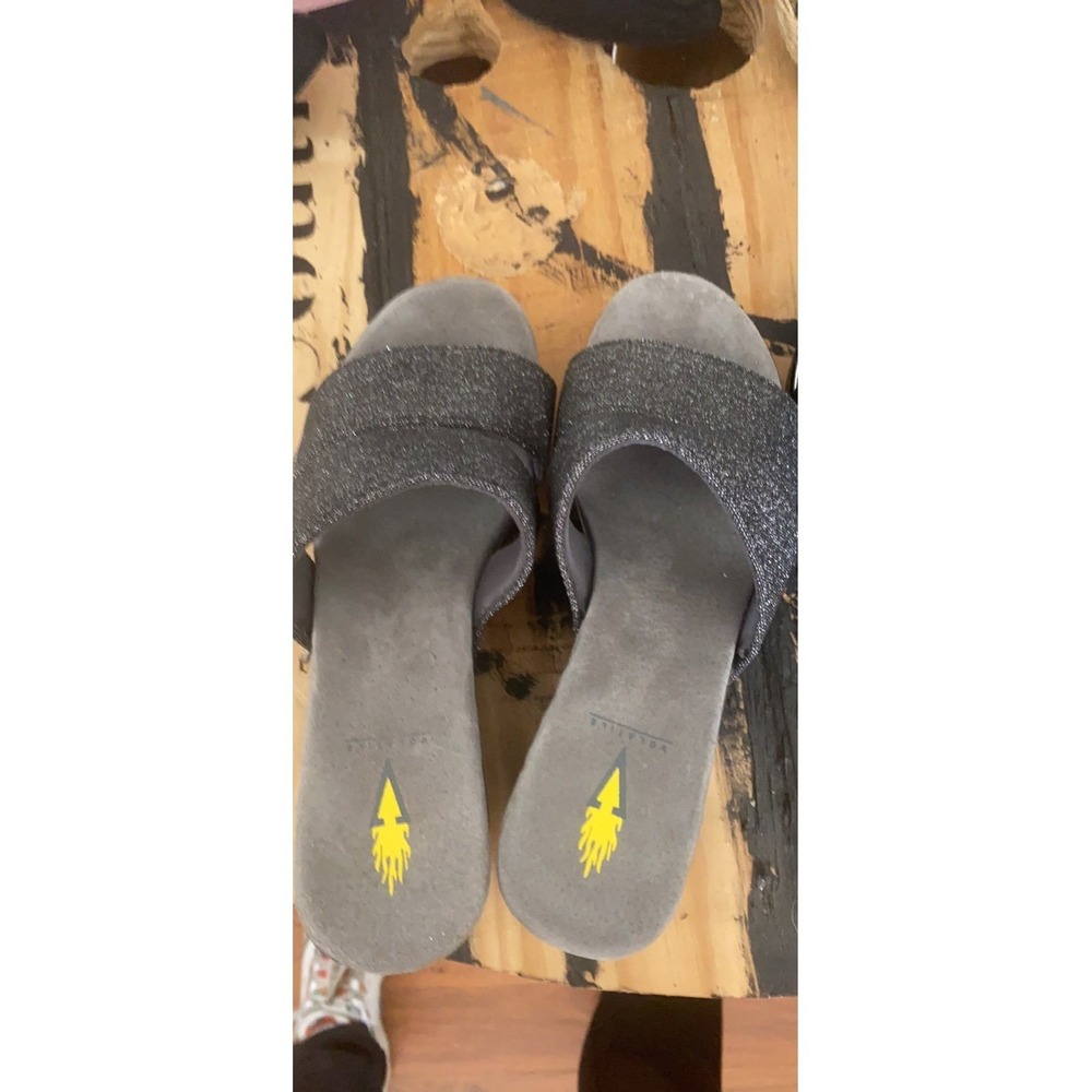 ‎Sandals